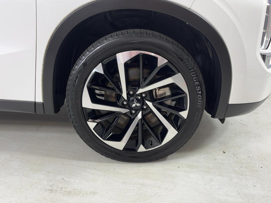 Photo '9' of Mitsubishi Outlander