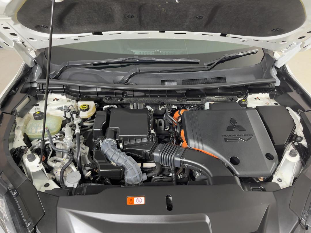 Photo '13' of Mitsubishi Outlander