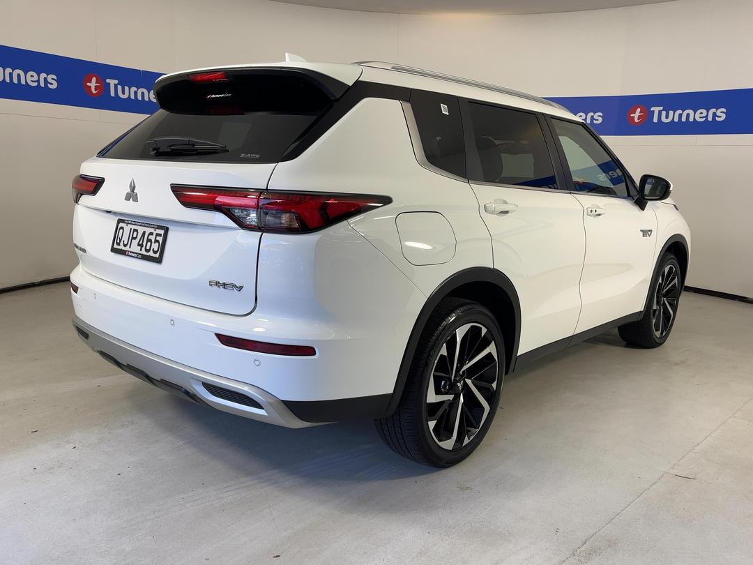 Photo '7' of Mitsubishi Outlander