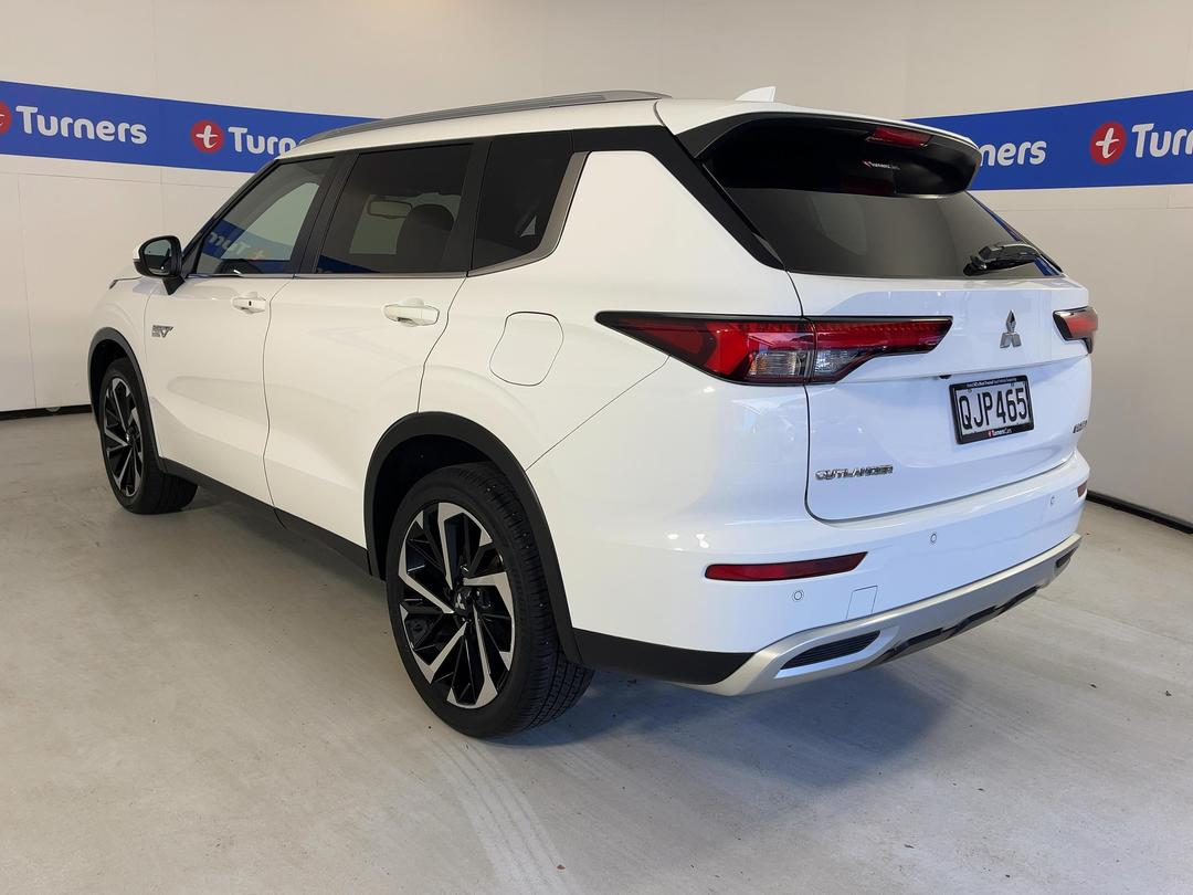 Photo '5' of Mitsubishi Outlander