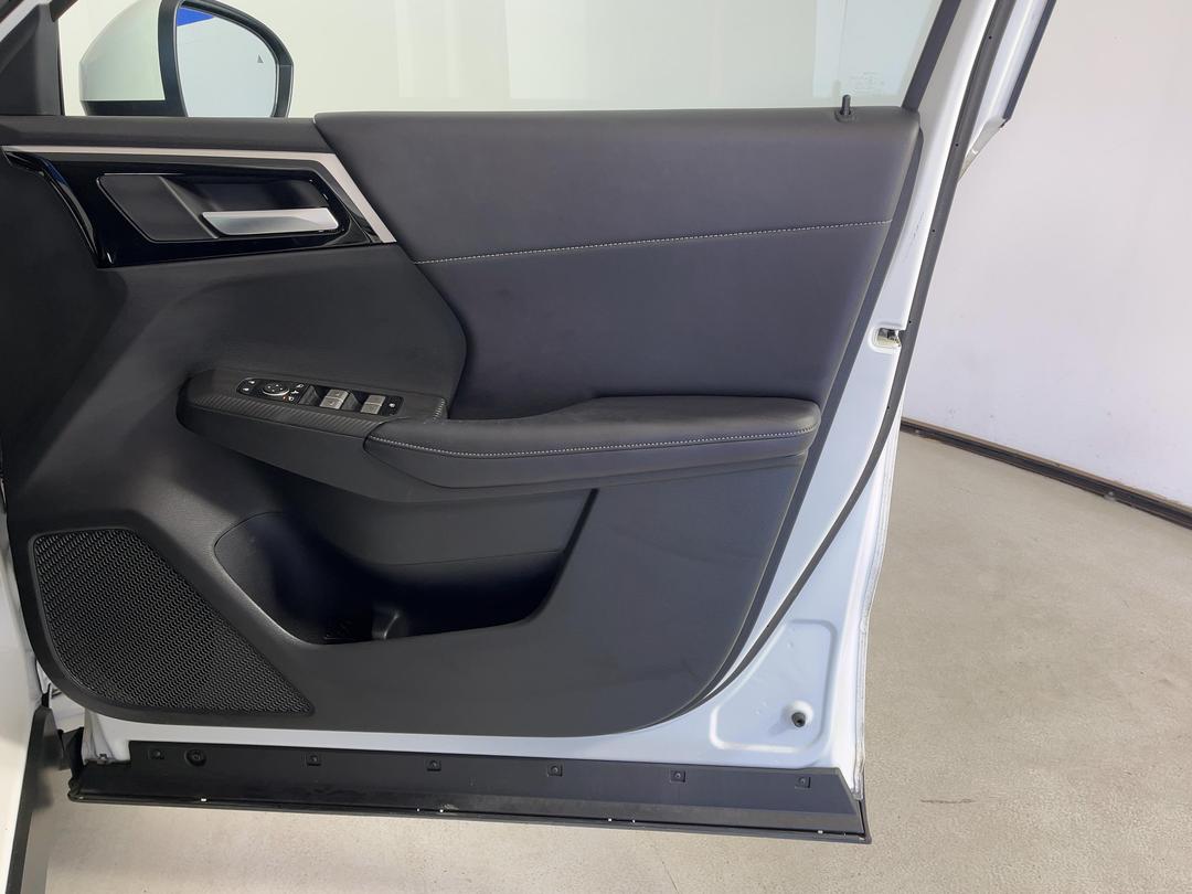 Photo '15' of Mitsubishi Outlander