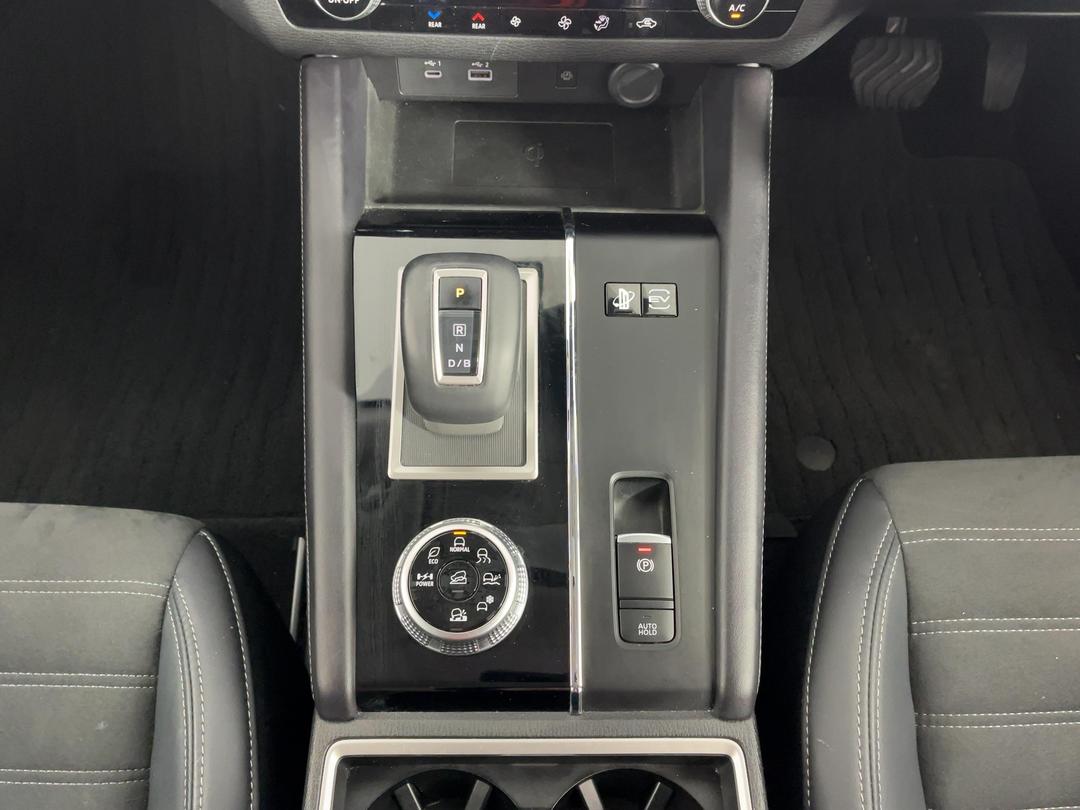 Photo '18' of Mitsubishi Outlander