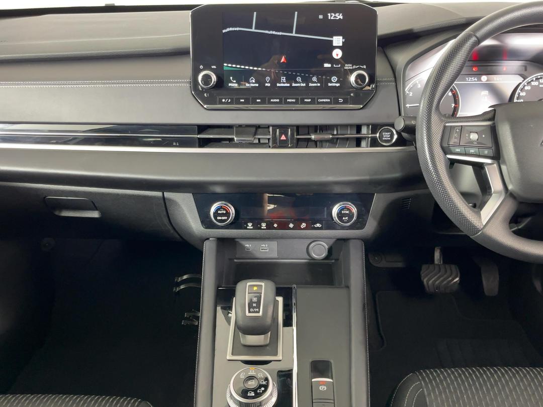Photo '18' of Mitsubishi Outlander