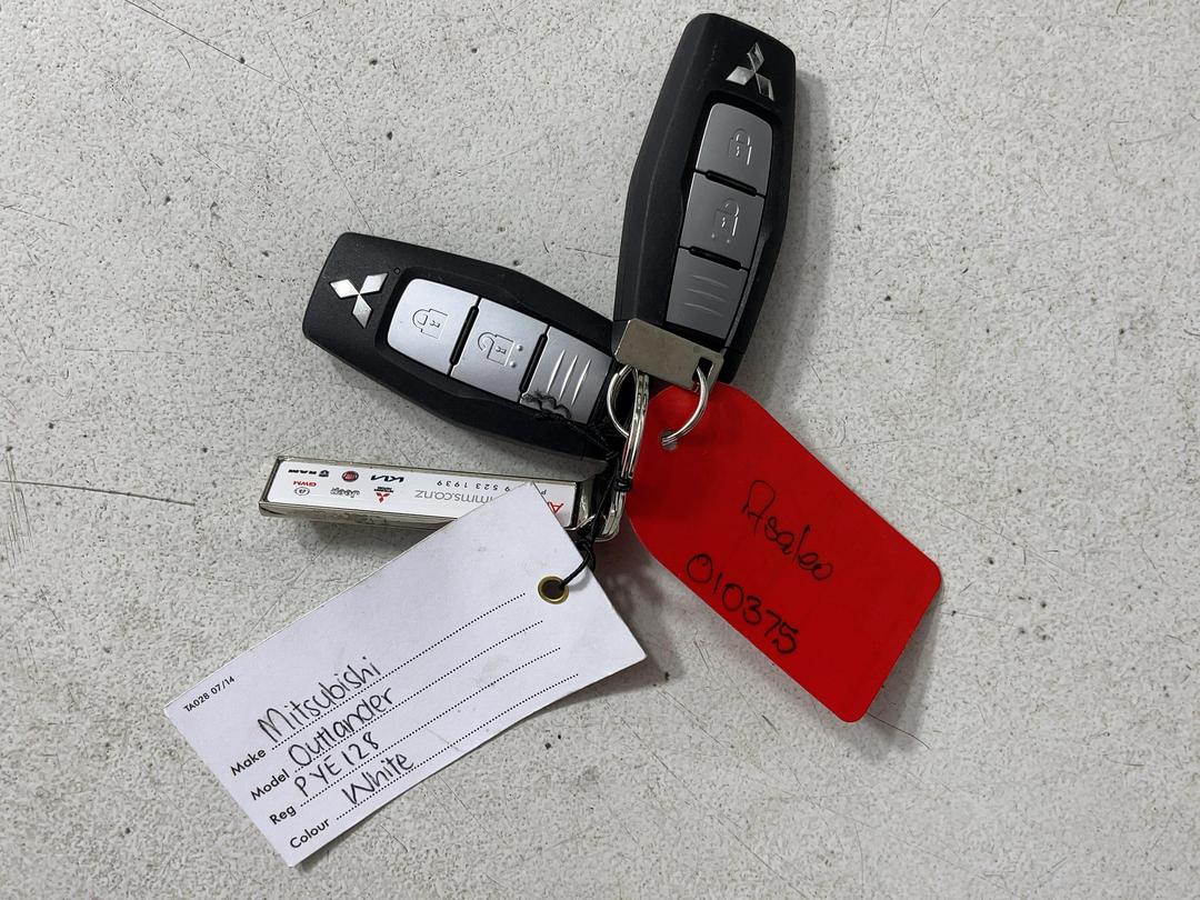 Photo '22' of Mitsubishi Outlander