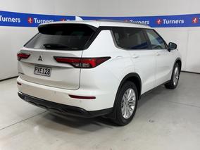 Photo '7' of Mitsubishi Outlander