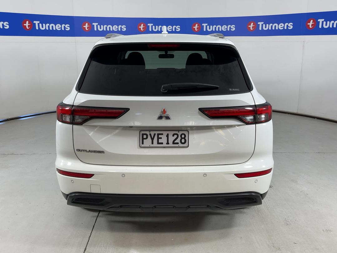 Photo '6' of Mitsubishi Outlander
