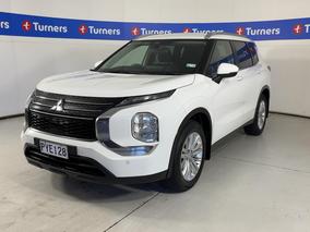 Photo '4' of Mitsubishi Outlander