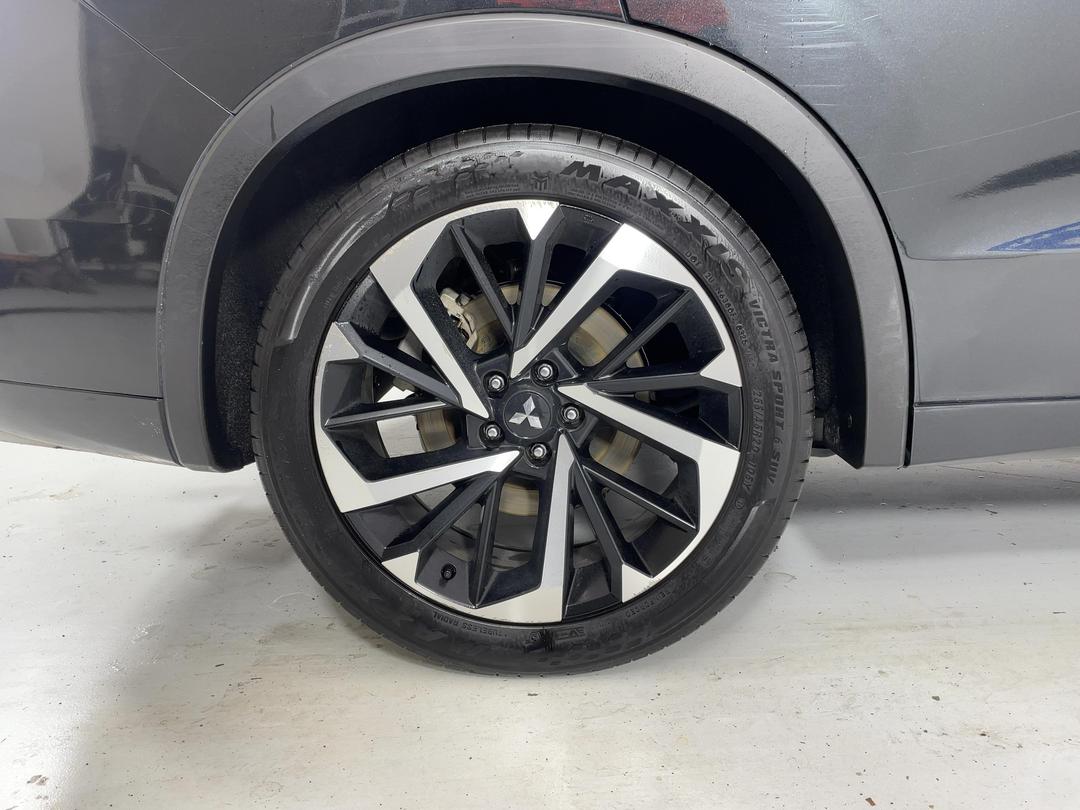 Photo '12' of Mitsubishi Outlander