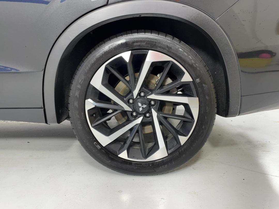 Photo '11' of Mitsubishi Outlander