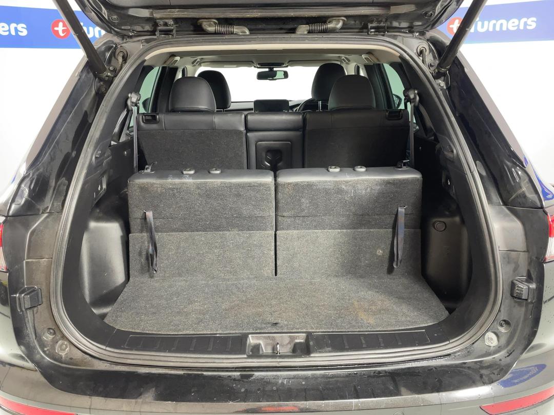 Photo '14' of Mitsubishi Outlander