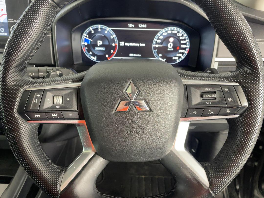 Photo '23' of Mitsubishi Outlander