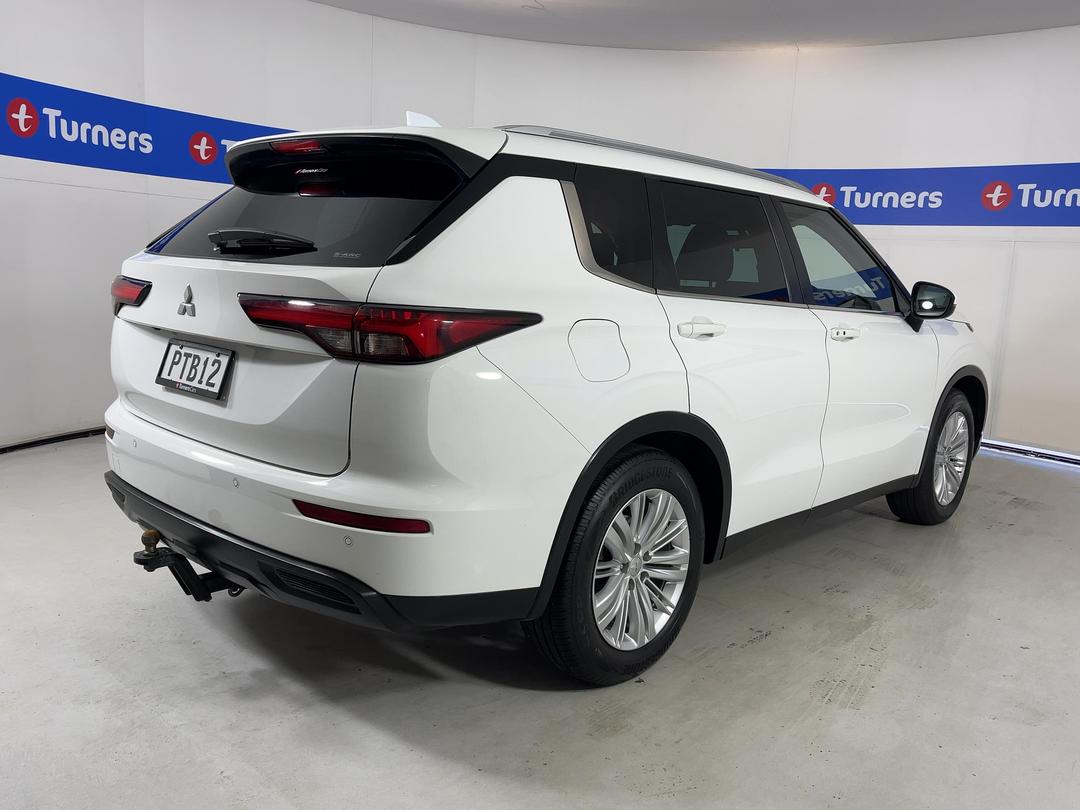 Photo '7' of Mitsubishi Outlander