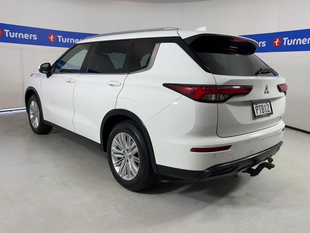Photo '5' of Mitsubishi Outlander