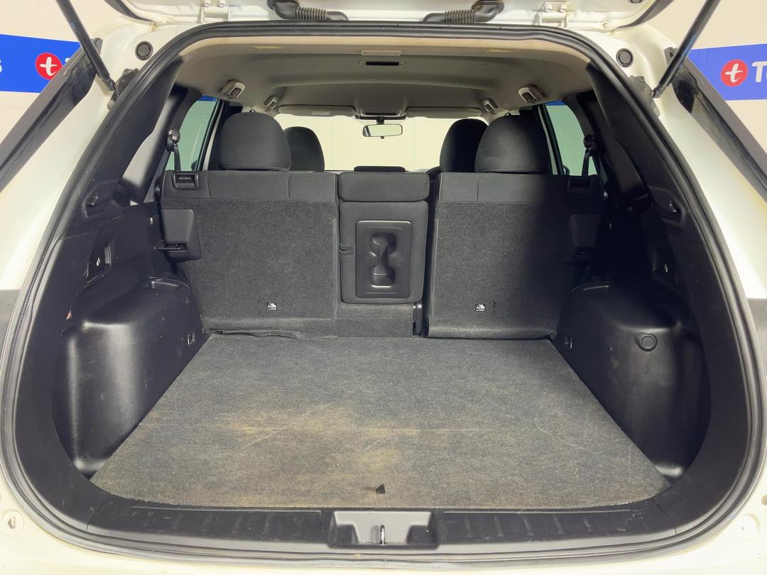 Photo '14' of Mitsubishi Outlander