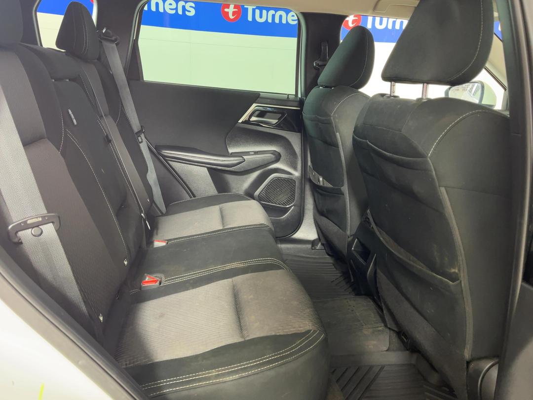 Photo '20' of Mitsubishi Outlander