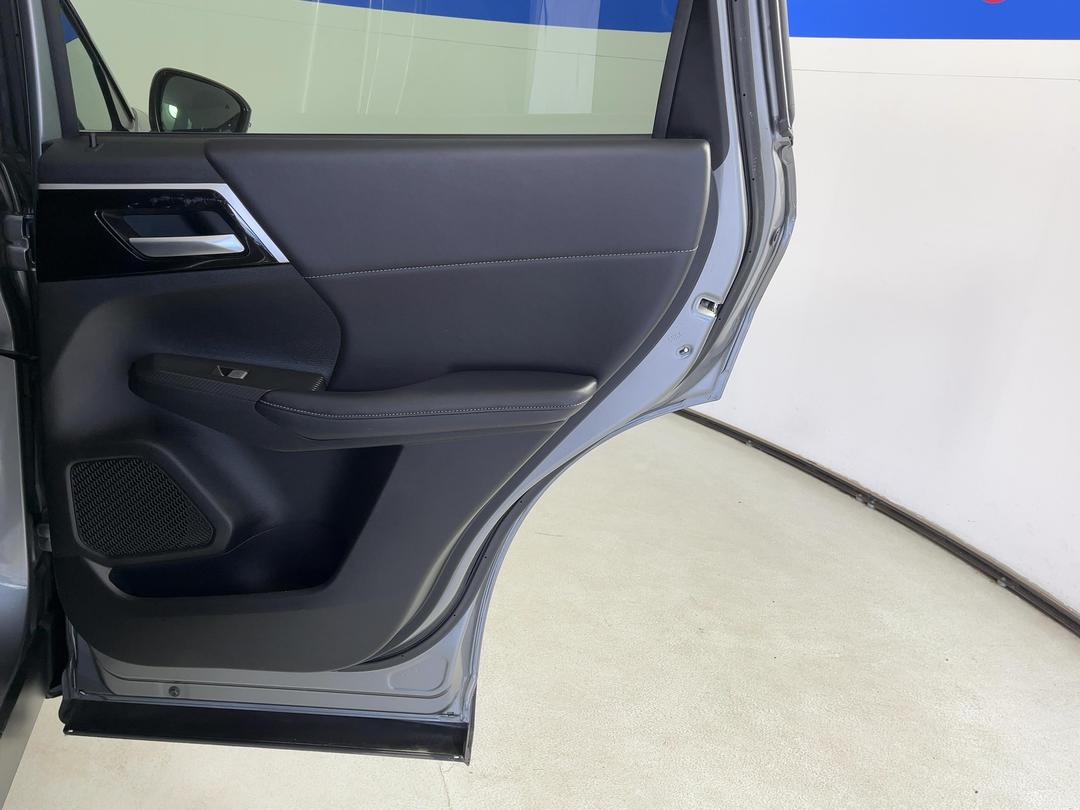 Photo '19' of Mitsubishi Outlander