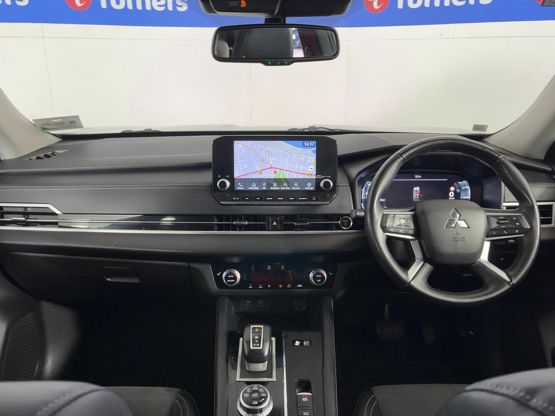 Photo '17' of Mitsubishi Outlander