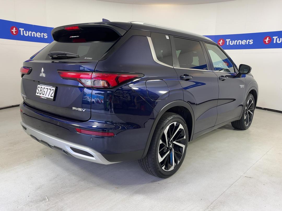 Photo '7' of Mitsubishi Outlander
