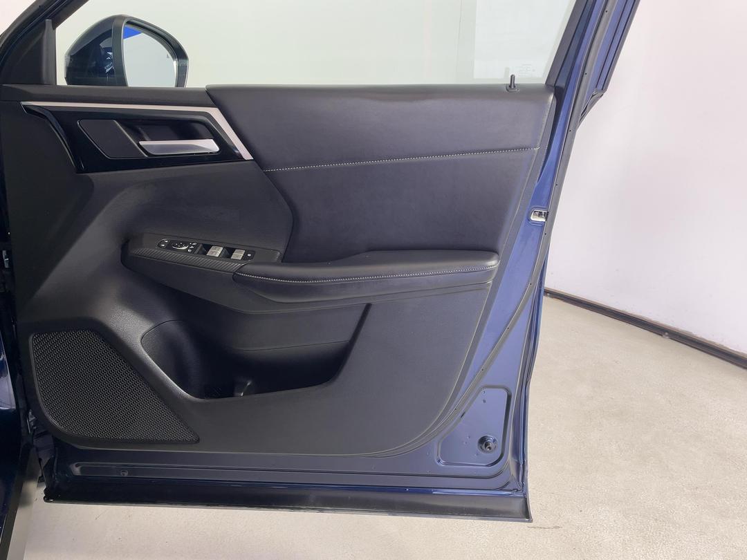 Photo '15' of Mitsubishi Outlander