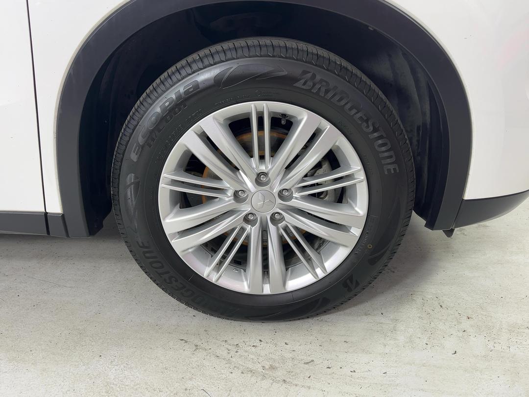 Photo '9' of Mitsubishi Outlander