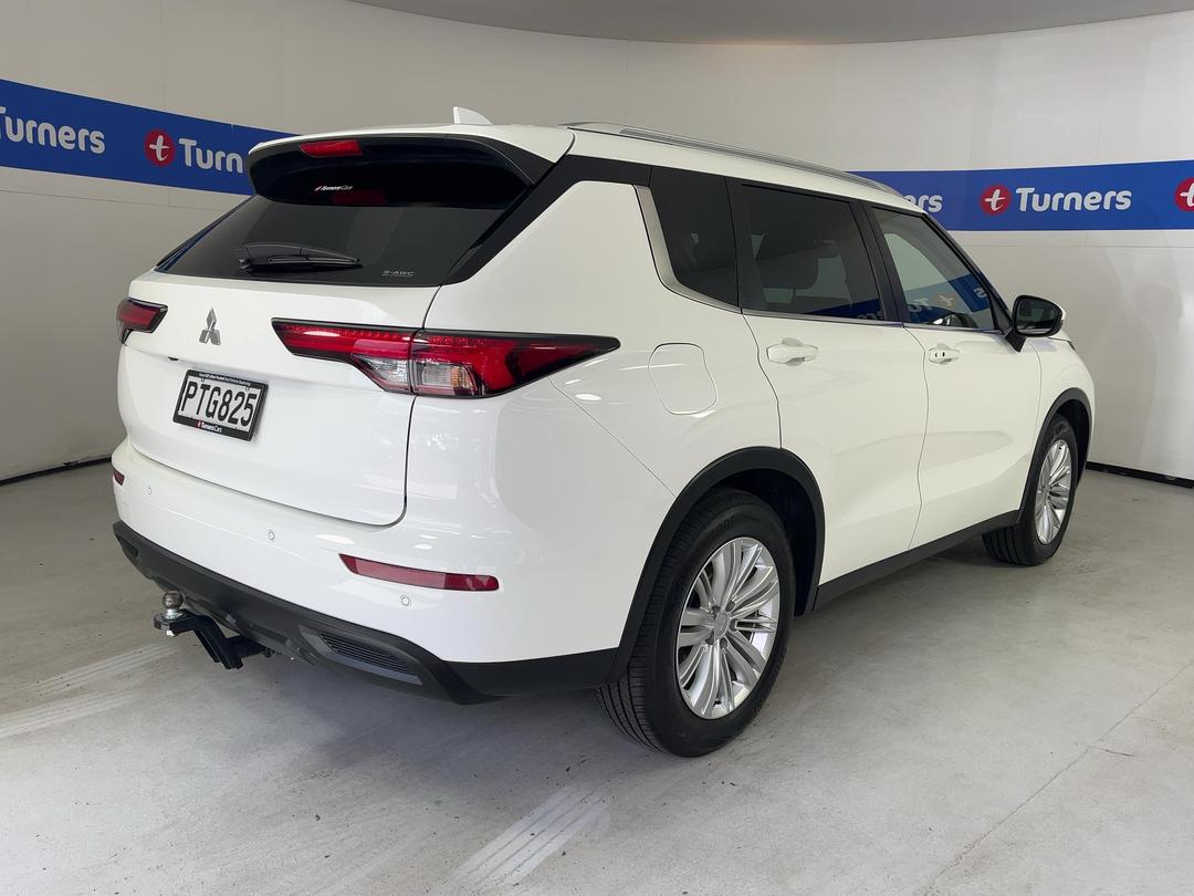 Photo '7' of Mitsubishi Outlander