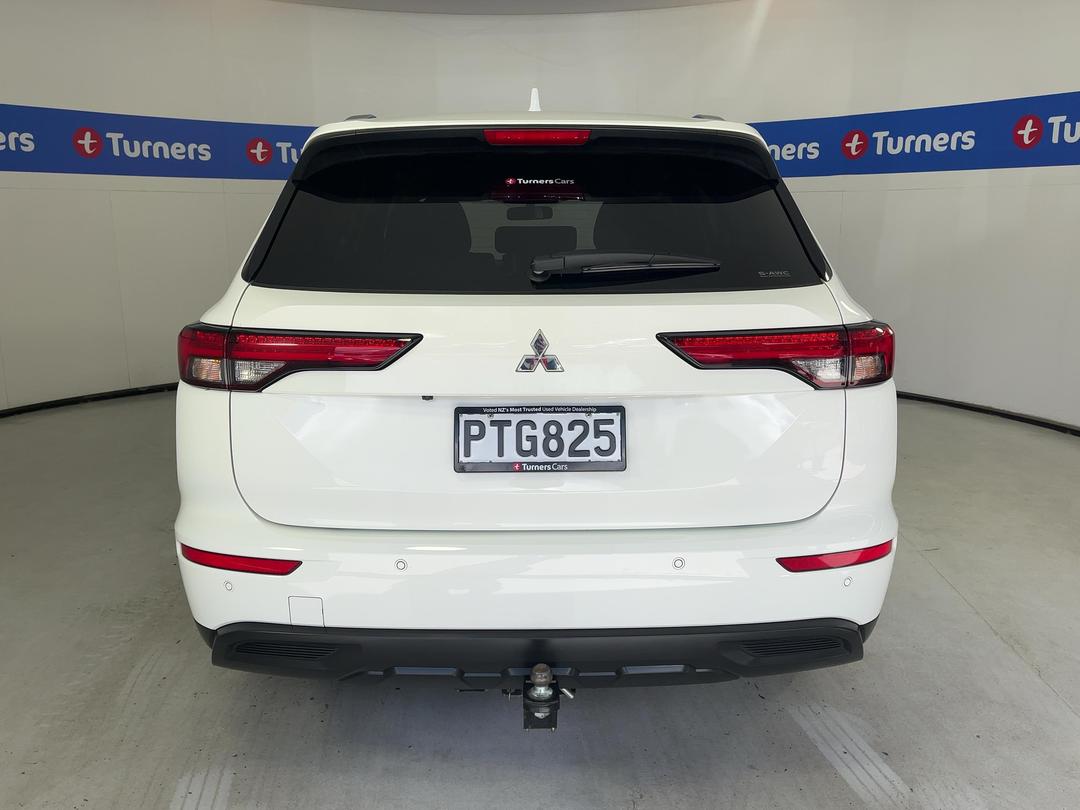 Photo '6' of Mitsubishi Outlander