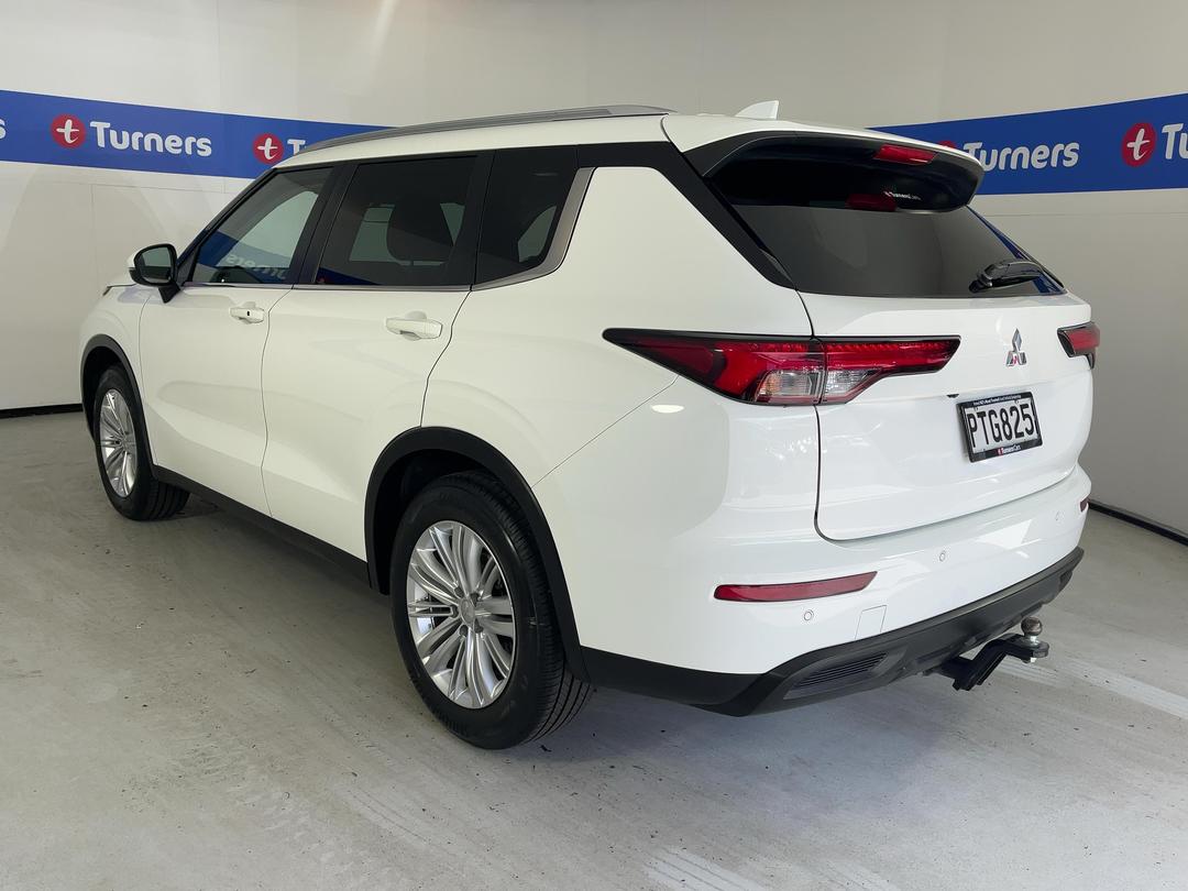 Photo '5' of Mitsubishi Outlander