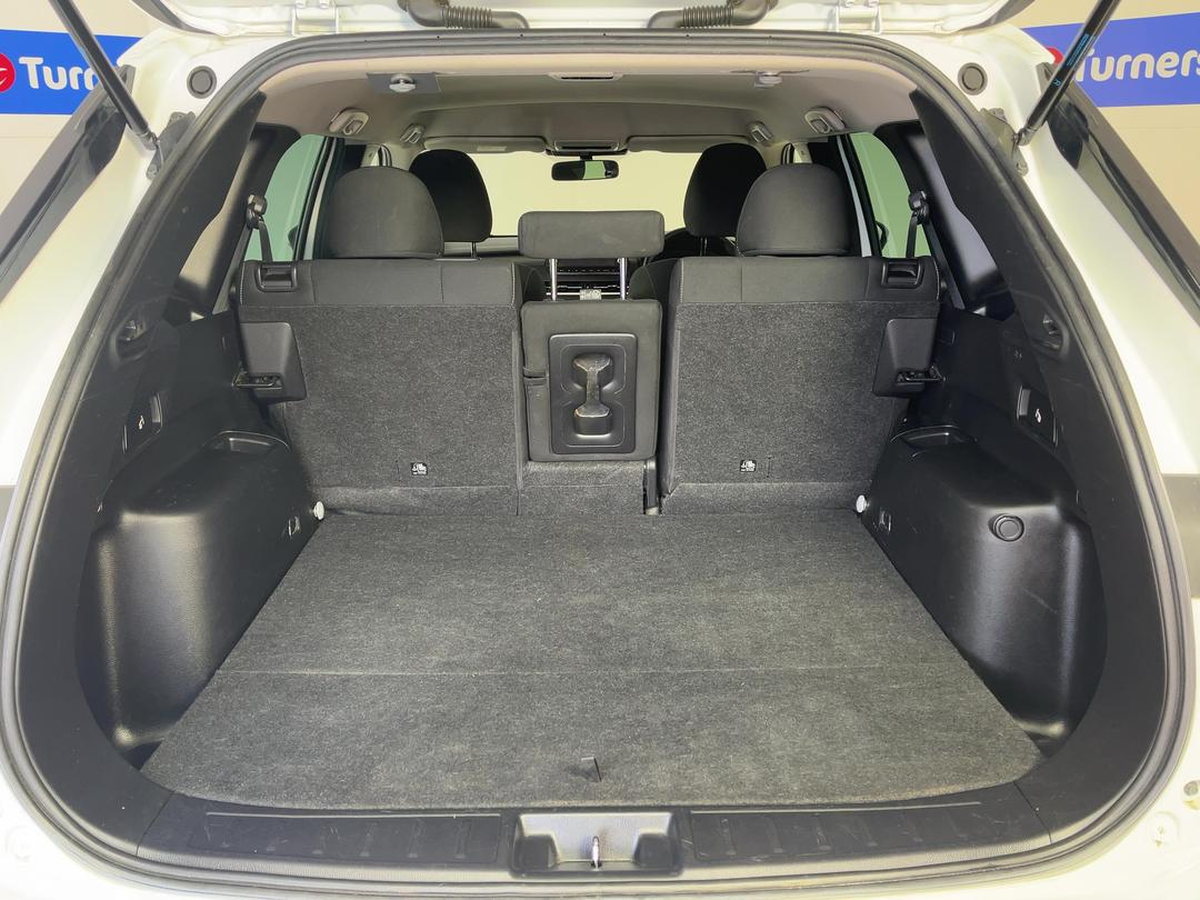 Photo '14' of Mitsubishi Outlander