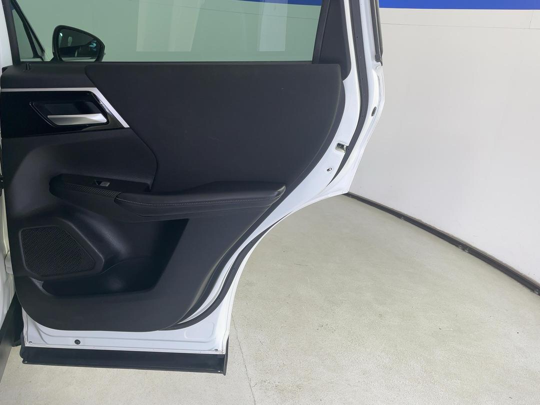 Photo '19' of Mitsubishi Outlander