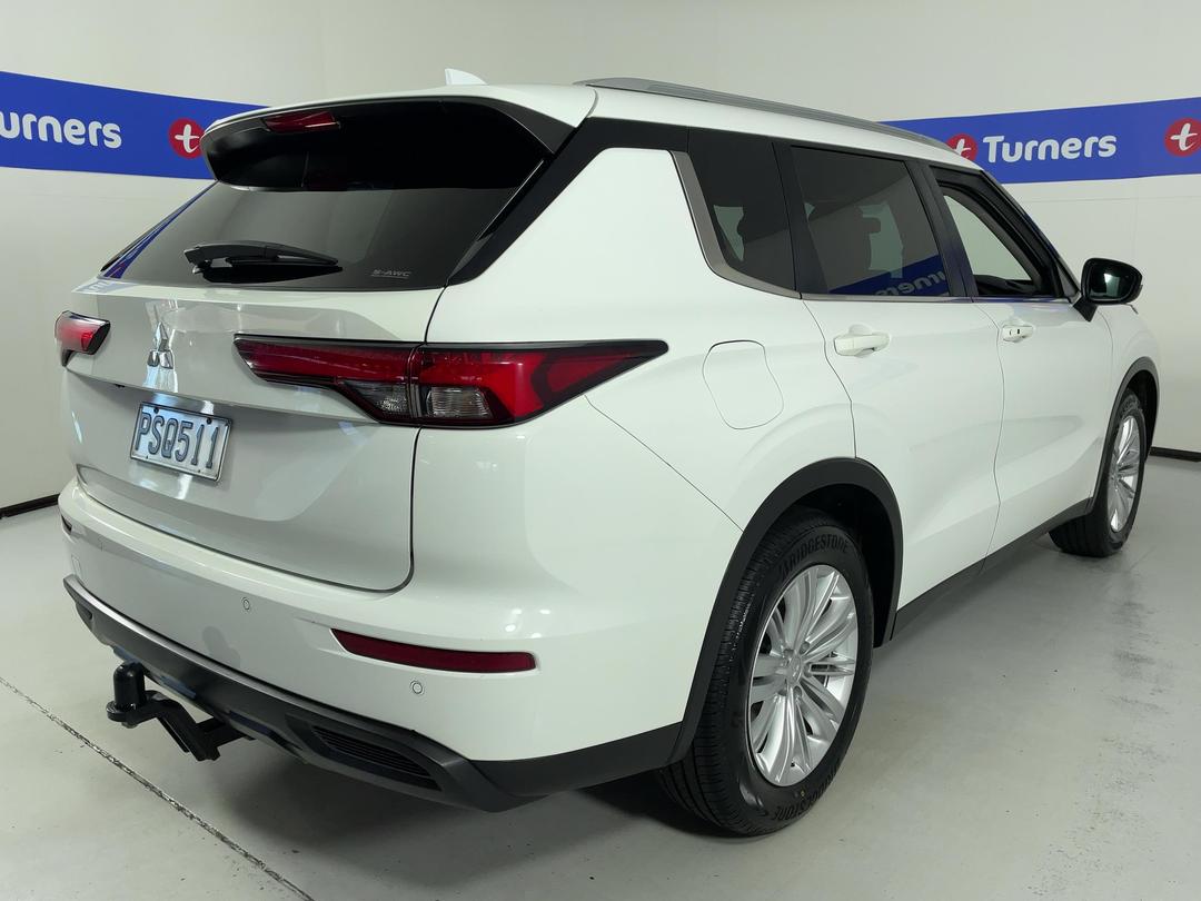 Photo '7' of Mitsubishi Outlander