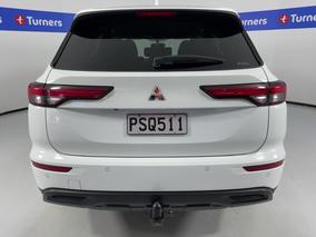 Photo '6' of Mitsubishi Outlander
