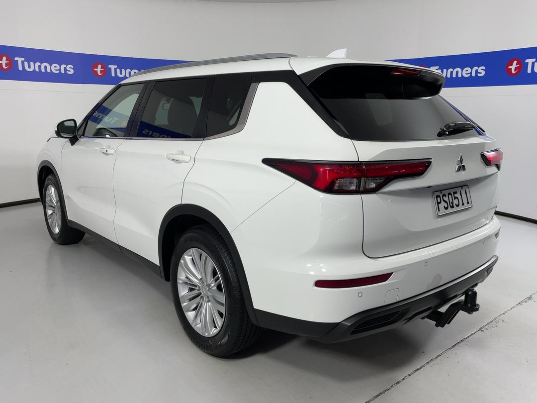 Photo '5' of Mitsubishi Outlander