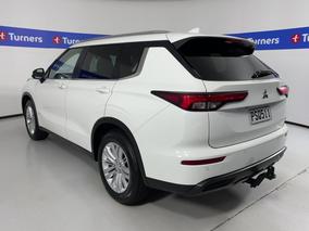 Photo '5' of Mitsubishi Outlander