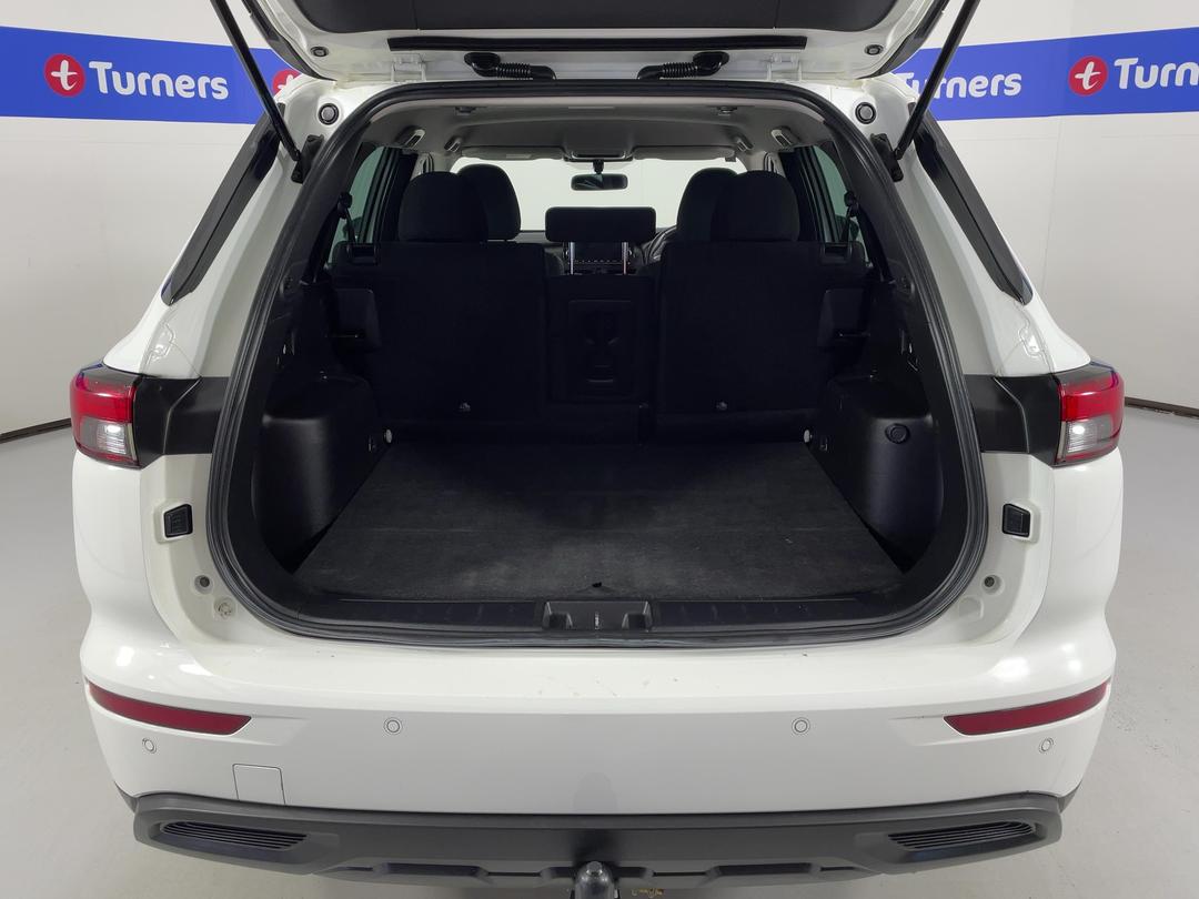 Photo '14' of Mitsubishi Outlander