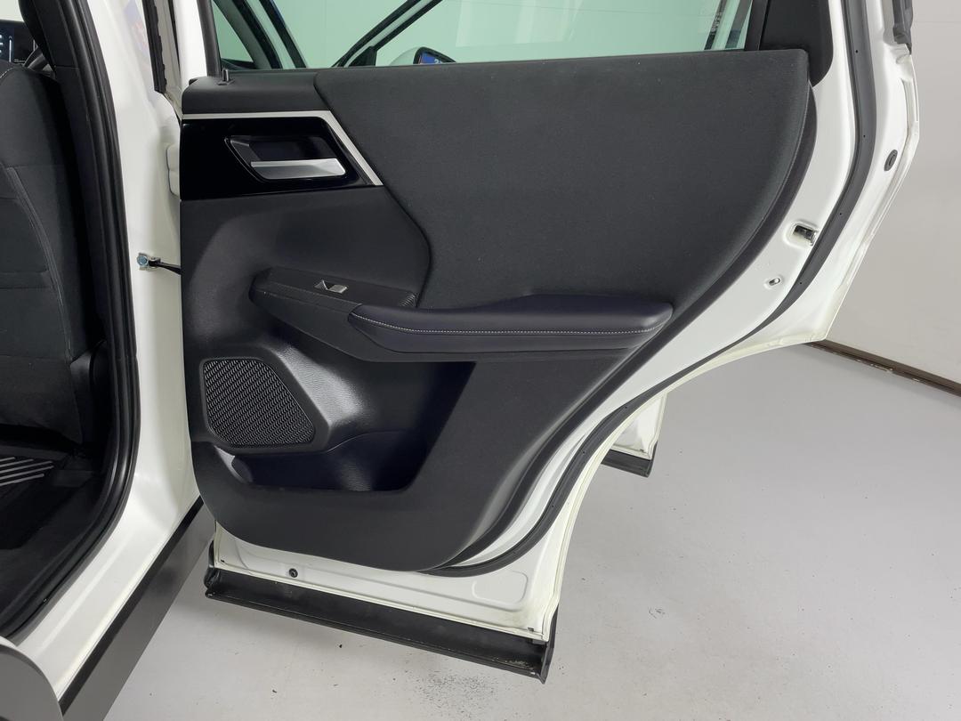 Photo '19' of Mitsubishi Outlander