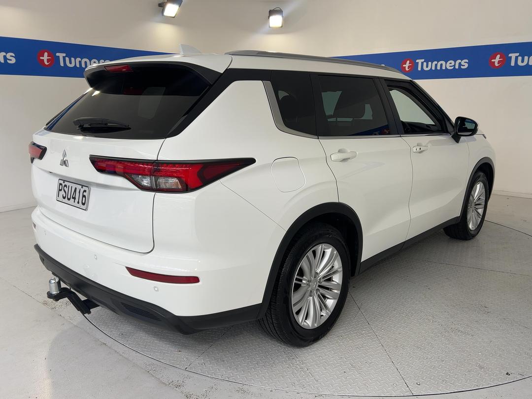 Photo '7' of Mitsubishi Outlander