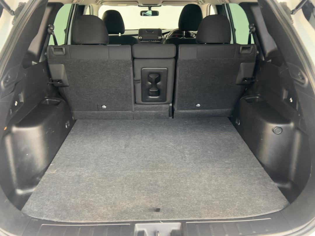 Photo '14' of Mitsubishi Outlander