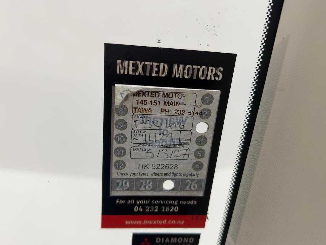 Photo '30' of Mitsubishi Outlander