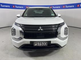 Photo '2' of Mitsubishi Outlander