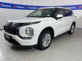 Photo '4' of Mitsubishi Outlander