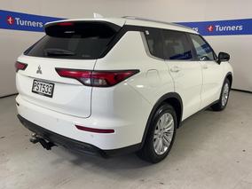 Photo '7' of Mitsubishi Outlander
