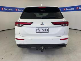 Photo '6' of Mitsubishi Outlander