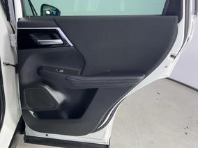 Photo '19' of Mitsubishi Outlander