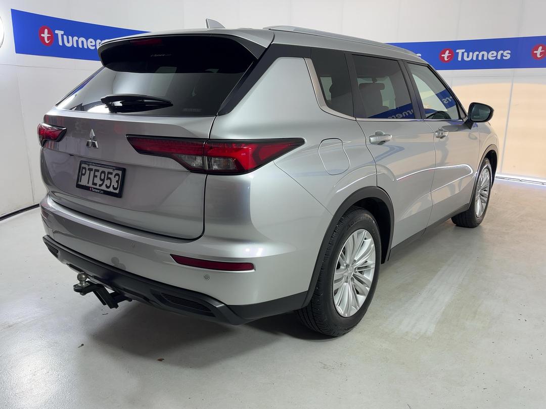 Photo '7' of Mitsubishi Outlander
