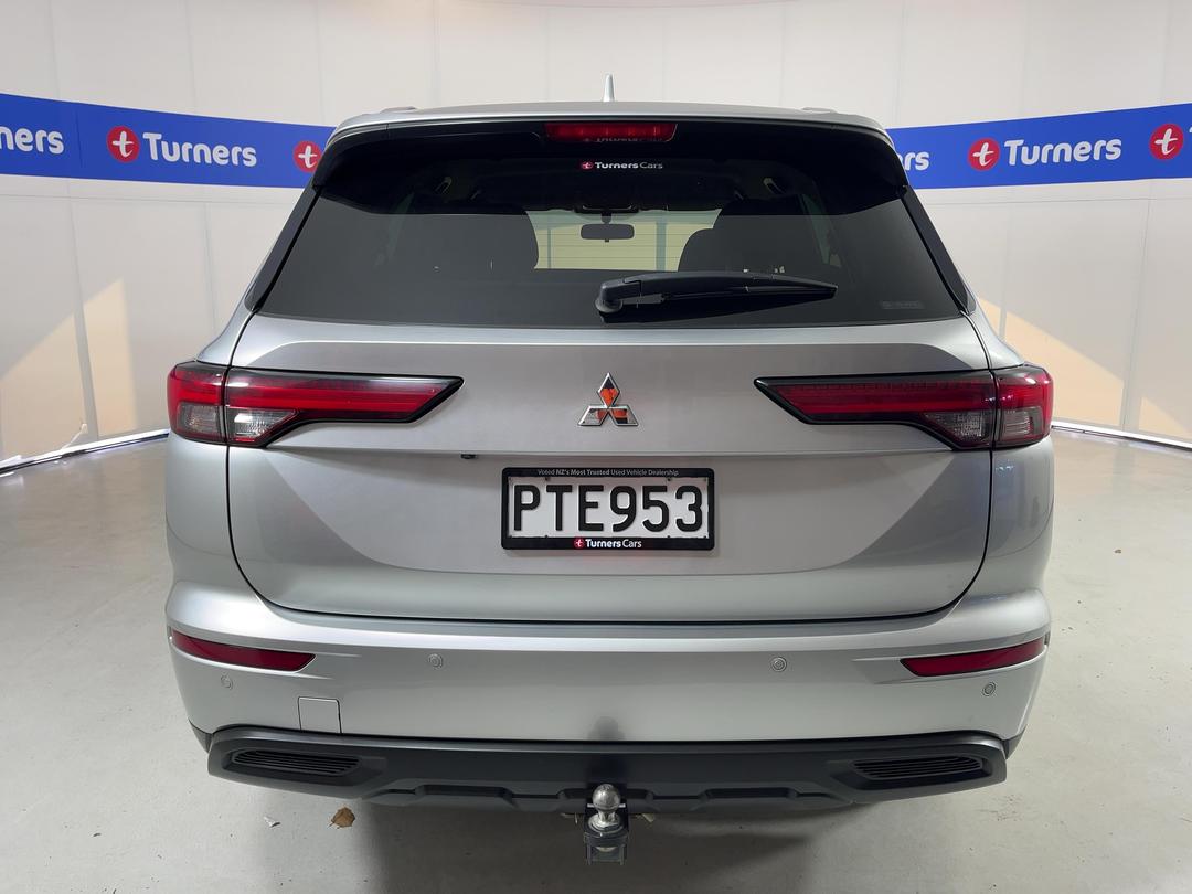 Photo '6' of Mitsubishi Outlander