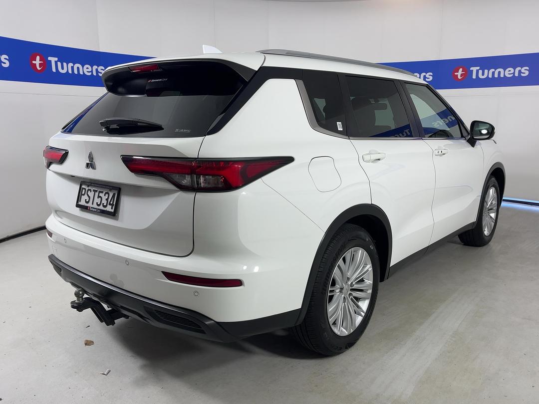 Photo '7' of Mitsubishi Outlander