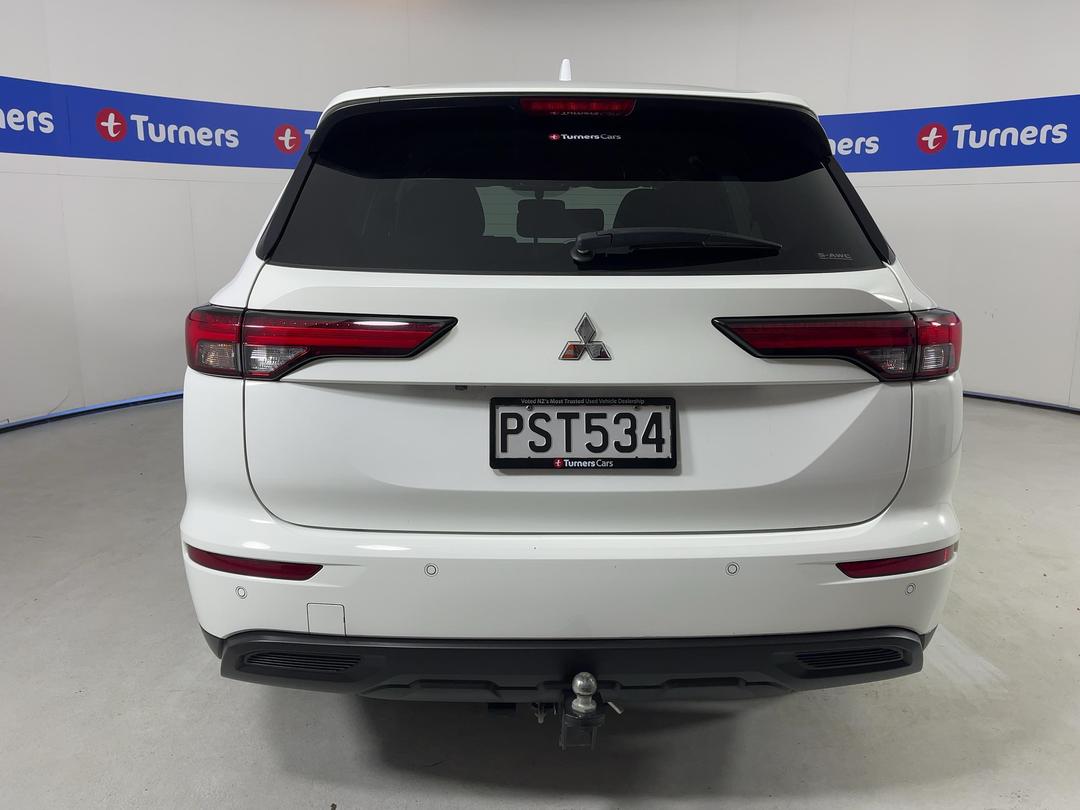 Photo '6' of Mitsubishi Outlander