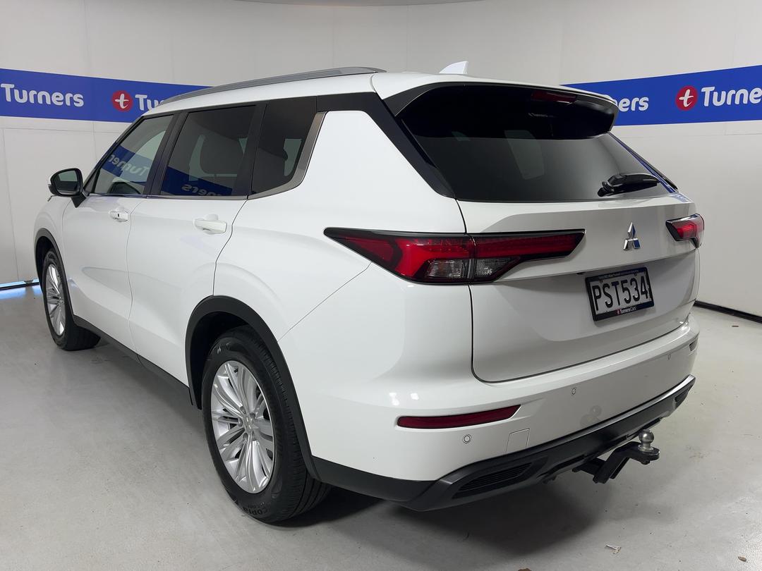 Photo '5' of Mitsubishi Outlander