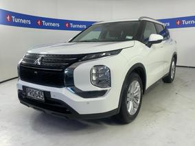 Photo '4' of Mitsubishi Outlander