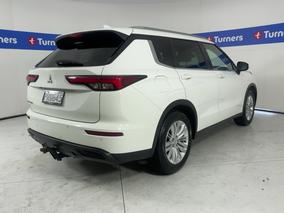 Photo '7' of Mitsubishi Outlander